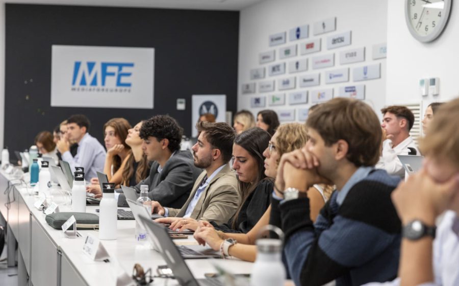 Scopri di più sull'articolo Dopo la laurea: 10 motivi per scegliere un master. La guida dell’ex studente, diventato top manager in soli cinque anni