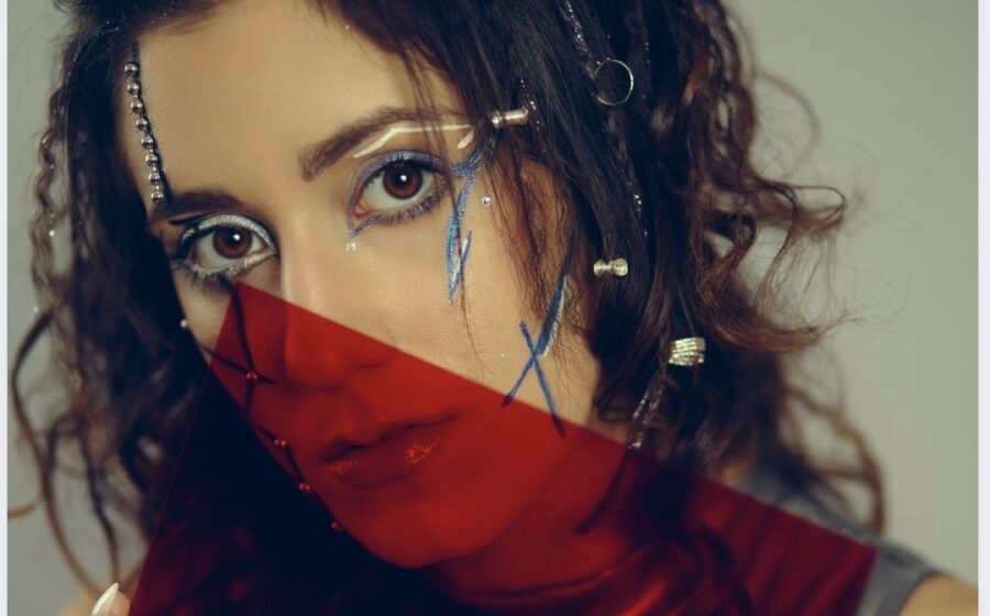 Scopri di più sull'articolo Nuovo EP e tour estivo nazionale: l’annuncio di Ester Del Popolo